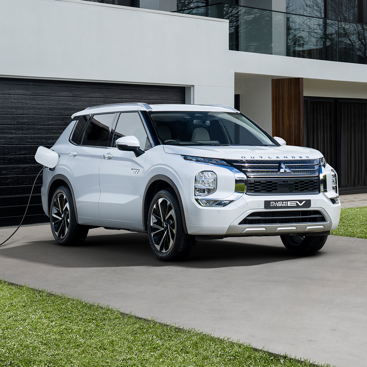 Keep exploring Outlander Plug-in Hybrid EV