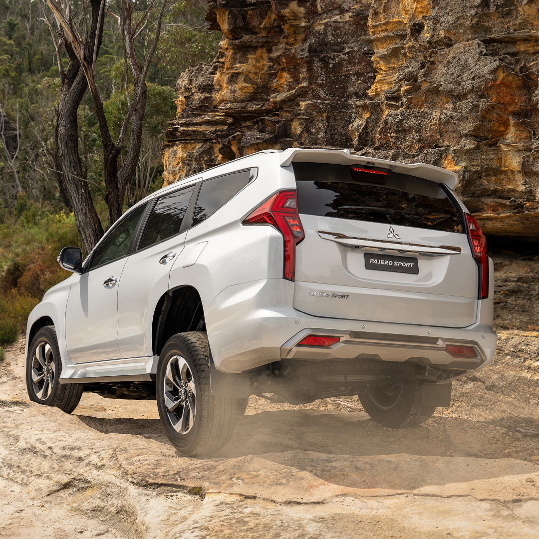 Pajero Sport banner